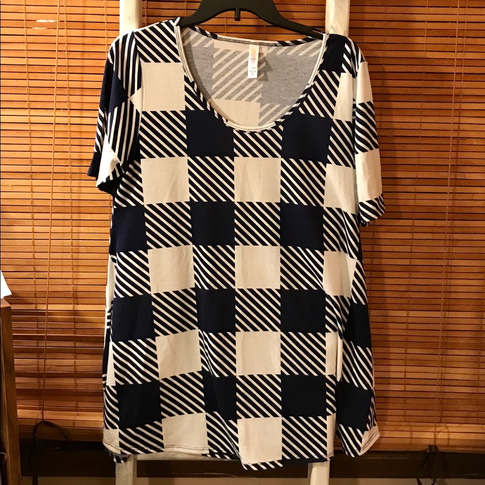 EUC LuLaRoe Perfect T